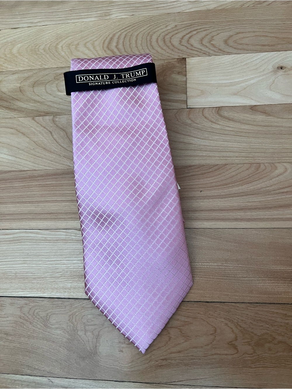 NWT Donald J. Trump Signature Collection Pink Grid Silk Tie